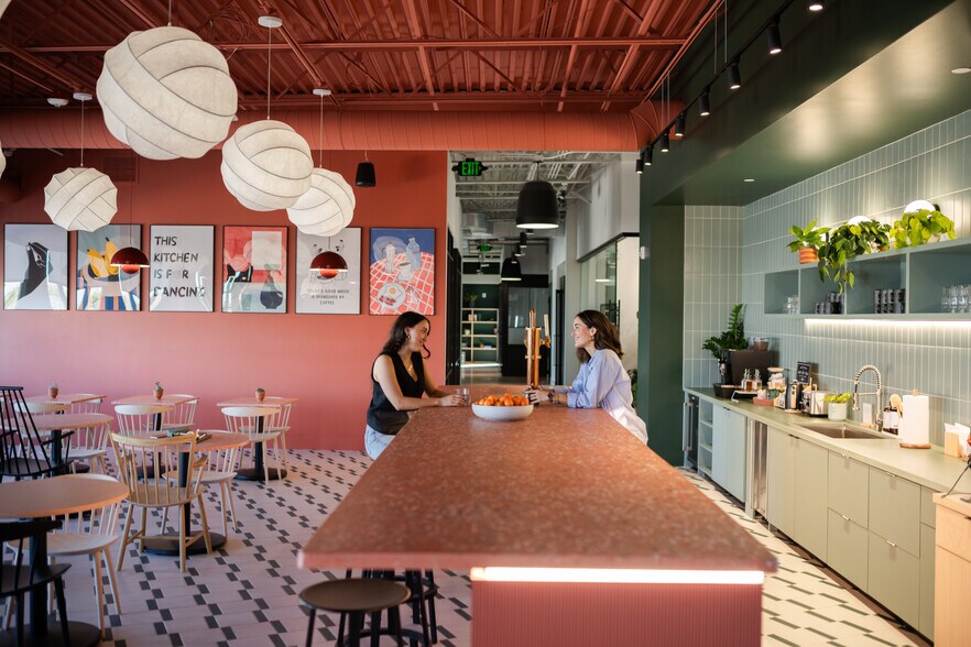More Photos Of 1801 E Camelback Rd, Phoenix General Retail For Lease