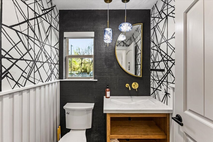 More Photos Of 8811 West Ln, Magnolia Office For Sale