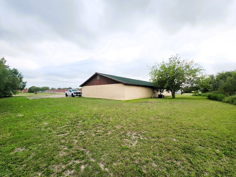More Photos Of 603 E Empresario St, Refugio Office For Sale