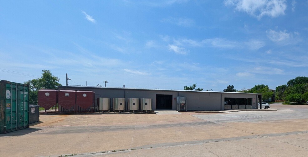 More Photos Of 703 N Highway 78, Wylie Freestanding For Lease