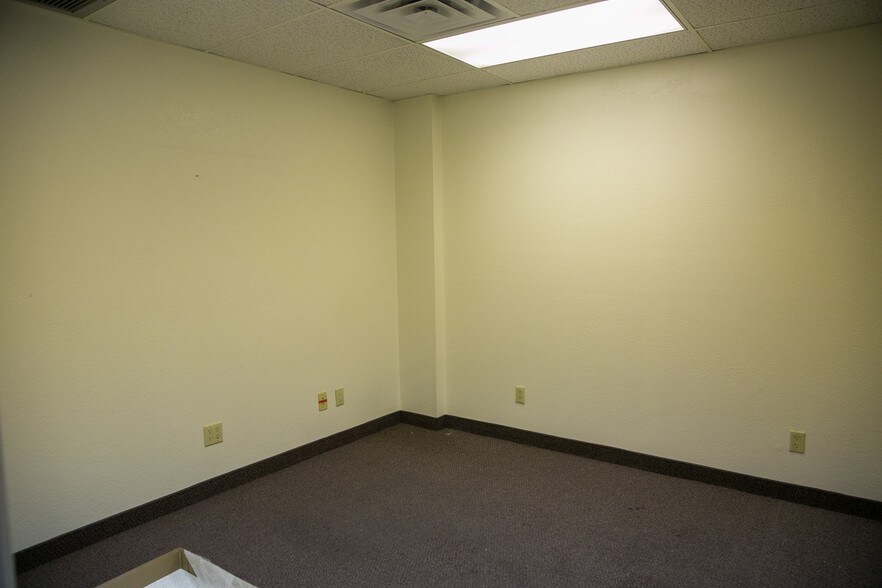 More Photos Of 165 E Southern Ave, Mesa Loft Creative Space For Lease