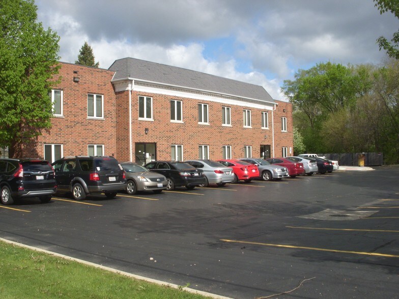 More Photos Of 906 Lacey Ave, Lisle Office For Lease