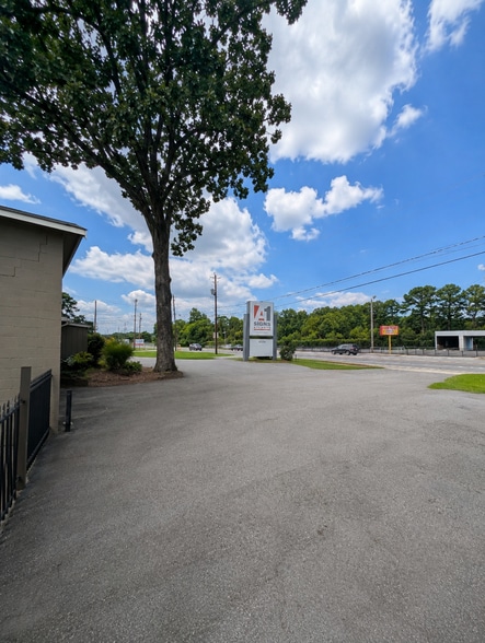 More Photos Of 6334 Buford Hwy, Norcross Office For Sale