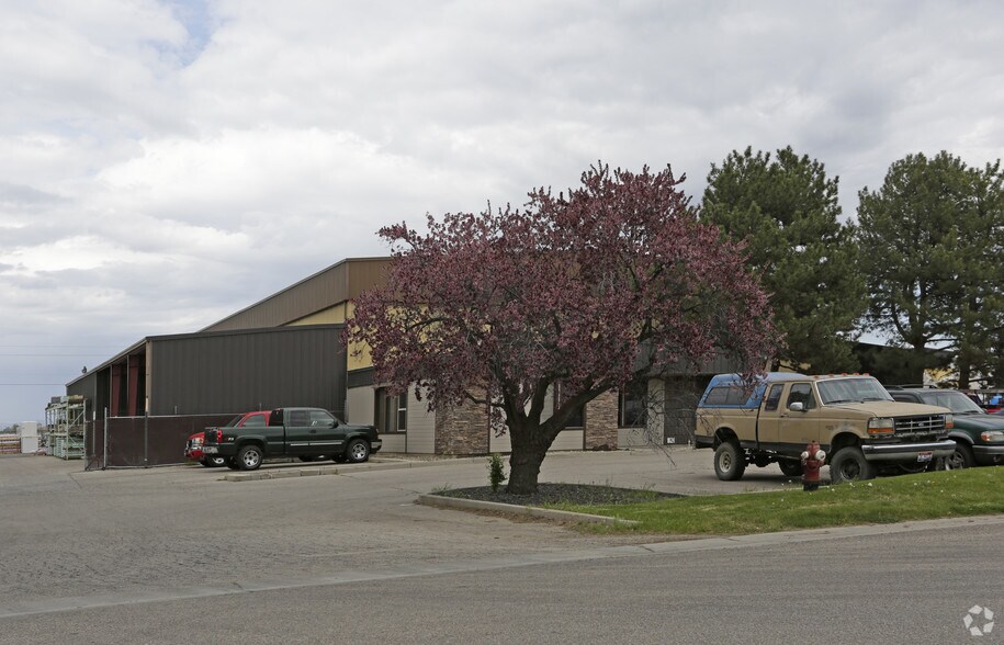 More Photos Of 7880 W Mossy Cup St, Boise Warehouse For Lease