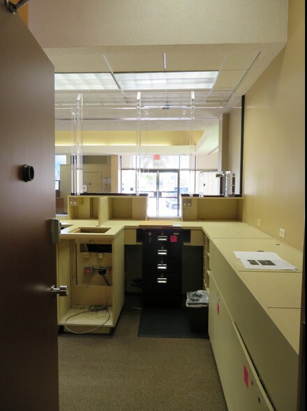 More Photos Of 300 E Dania Beach Blvd, Dania Bank For Lease