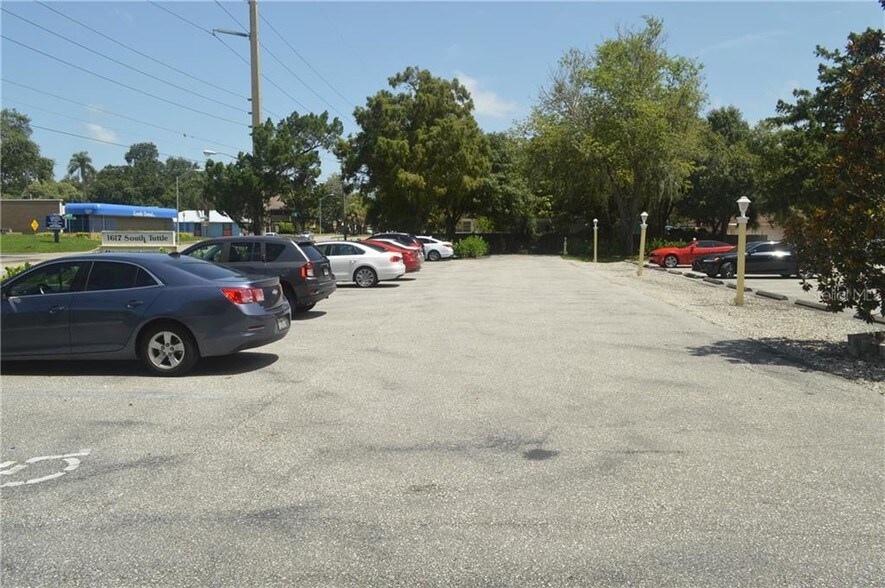 More Photos Of 1617 S Tuttle Ave, Sarasota Medical For Sale