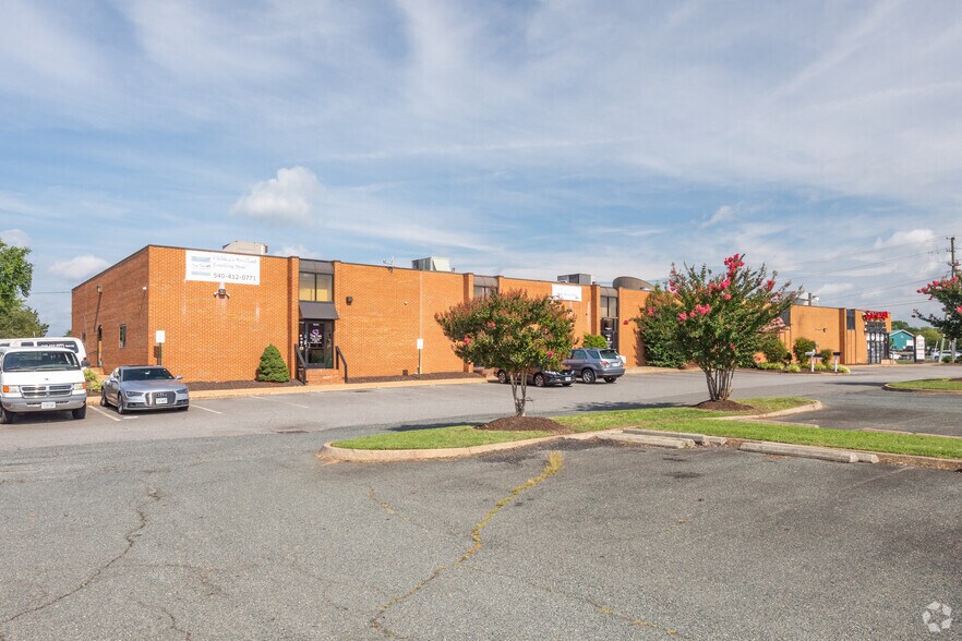 More Photos Of 4540 Plank Rd, Fredericksburg Office For Sale
