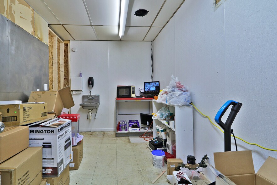 More Photos Of 472 12th St, Tecumseh General Retail For Sale