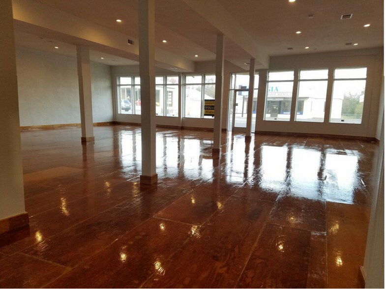 More Photos Of , Hot Springs General Retail For Sale