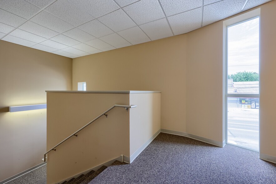 More Photos Of 1864 Oregon Pike, Lancaster Office For Sale