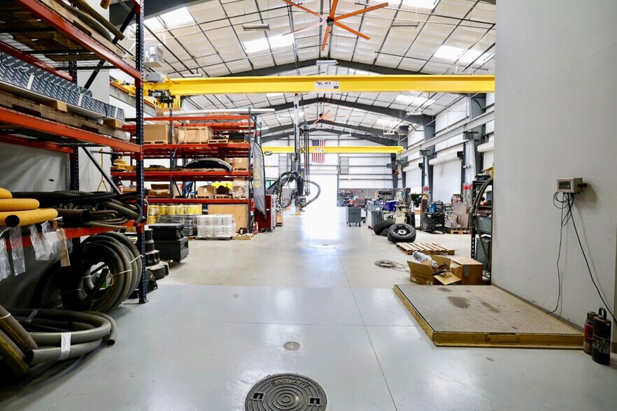 More Photos Of 16445 N Interstate 35, Pflugerville Warehouse For Sale