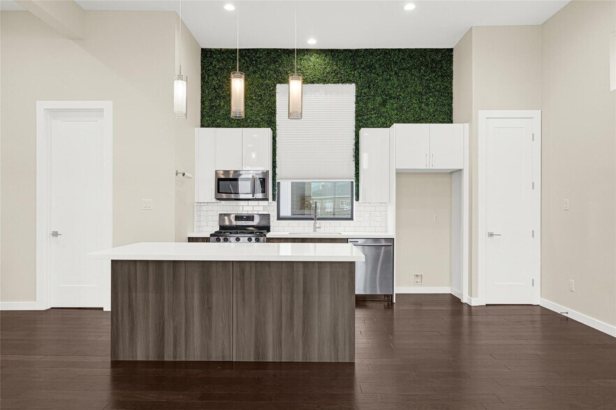 More Photos Of 2317 Eagle St, Houston Specialty For Sale