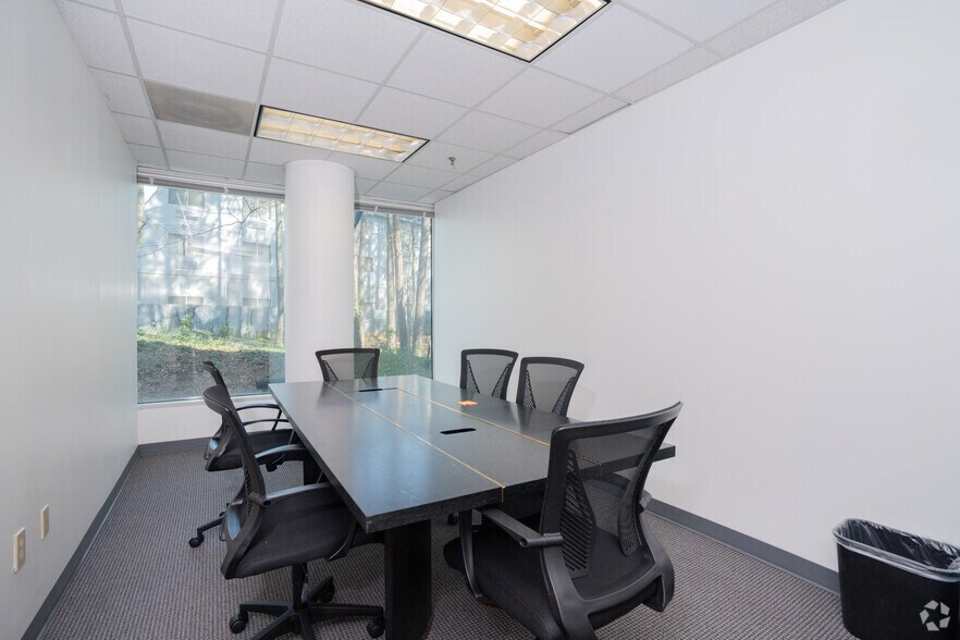 More Photos Of 3675 Crestwood Pkwy NW, Duluth Office Residential For Lease