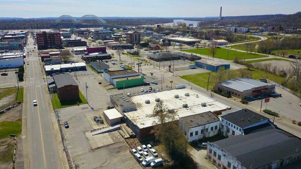 More Photos Of 624 State St, New Albany Storefront For Sale