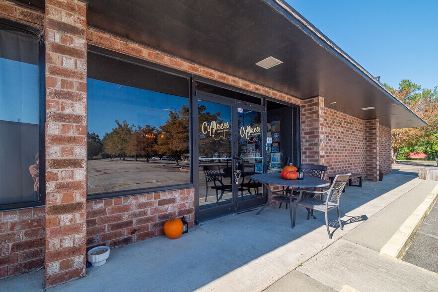 Primary Photo Of 1 Village Park, Cheraw General Retail For Sale