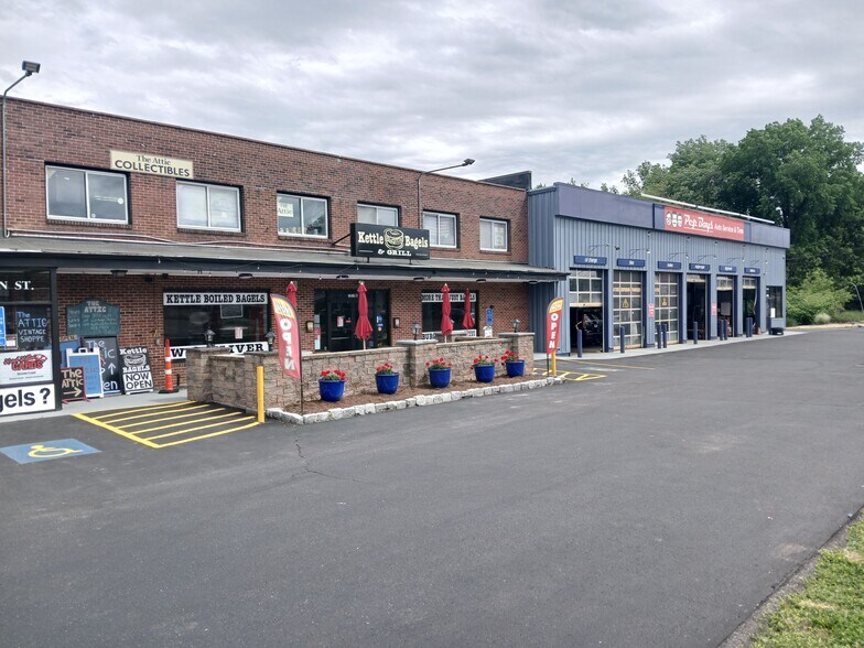 Primary Photo Of 1217 Queen St, Southington Unknown For Lease