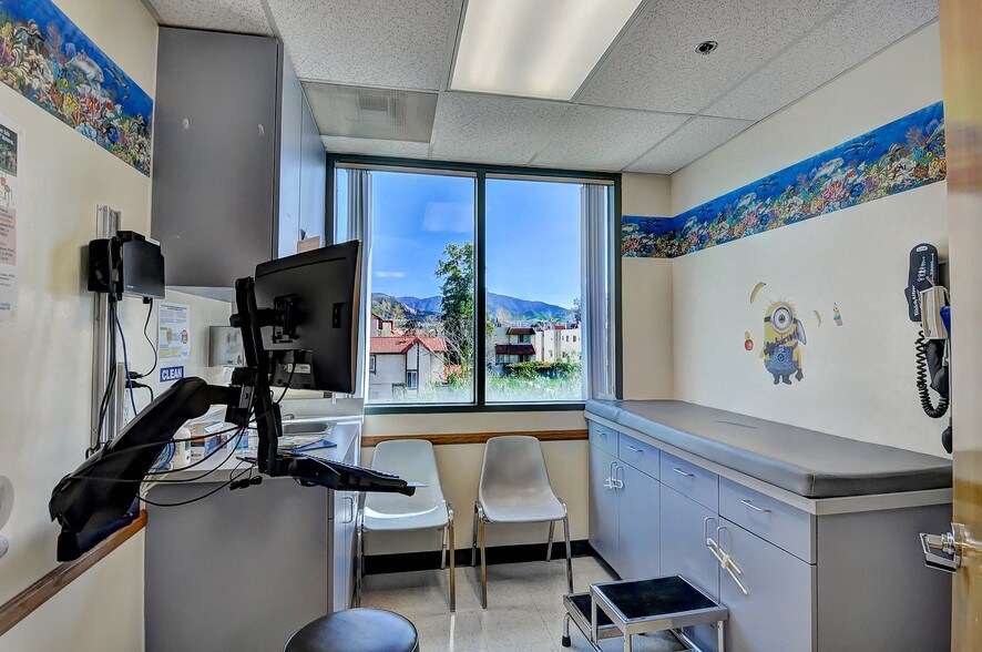 More Photos Of 17909 Soledad Canyon Rd, Santa Clarita Medical For Lease