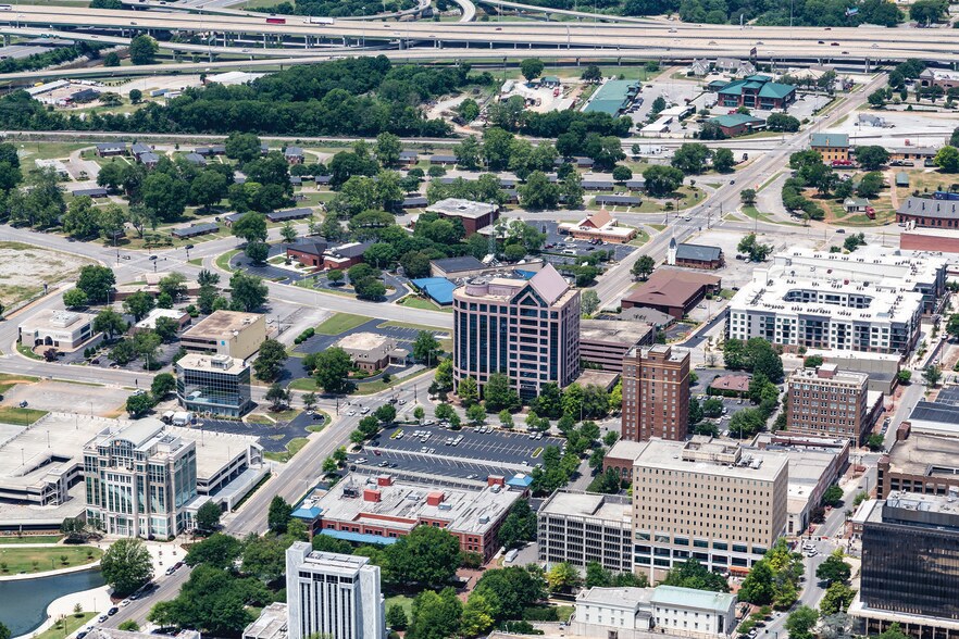 More Photos Of 200 Clinton Ave W, Huntsville Office For Lease