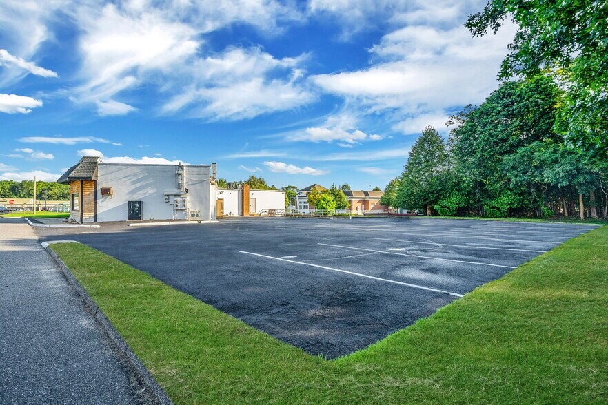 More Photos Of 10200 Main Rd, Mattituck Medical For Sale