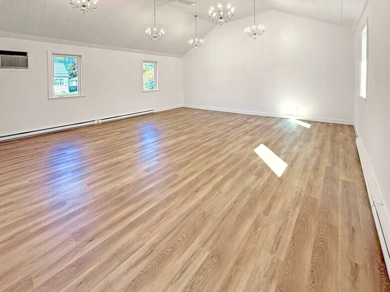 More Photos Of 364 Regent St, Orillia Religious Facility For Sale