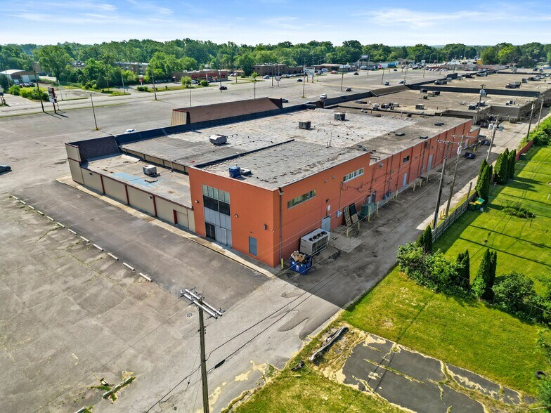 More Photos Of 5340-5364 Broadway, Merrillville Storefront For Sale