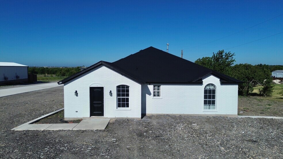 More Photos Of 1158 County Road 108, Hutto Warehouse For Lease