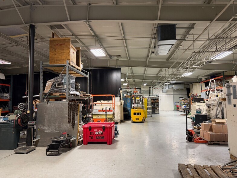More Photos Of 7 Industrial Rd, Windsor Locks Warehouse For Sale