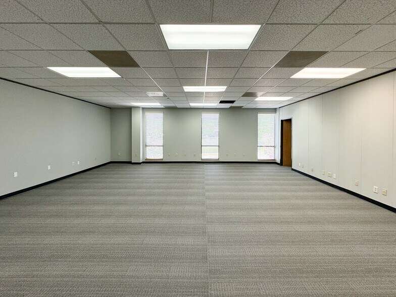 More Photos Of 6404 Falls of Neuse Rd, Raleigh Office For Lease