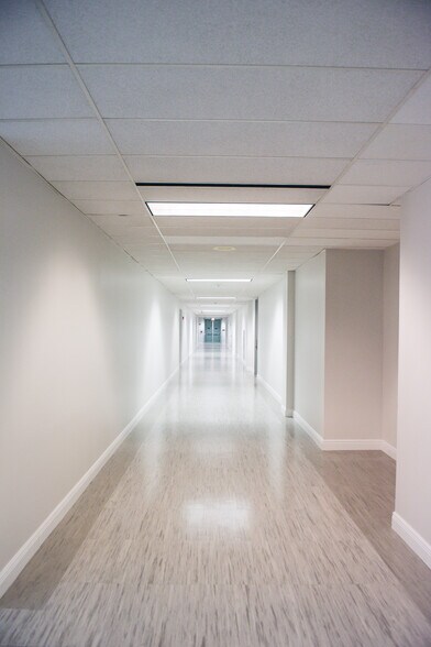 More Photos Of 707 Mendham Blvd, Orlando Office For Lease