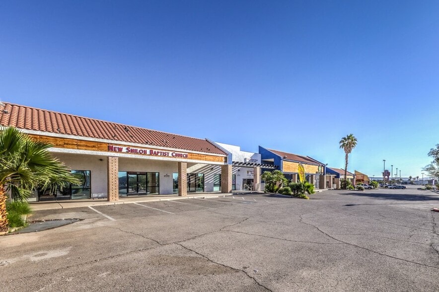 More Photos Of 4640 E Flamingo Rd, Las Vegas Storefront Retail Office For Lease