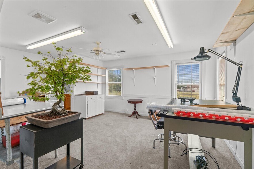 More Photos Of 806 N 3rd Ave, Chatsworth Office Residential For Sale