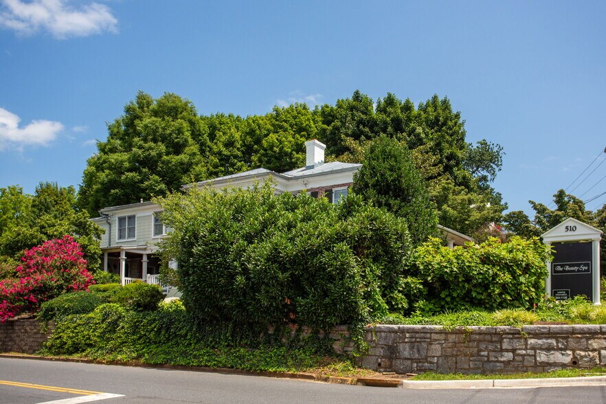 More Photos Of 510 E Market St, Harrisonburg General Retail For Sale