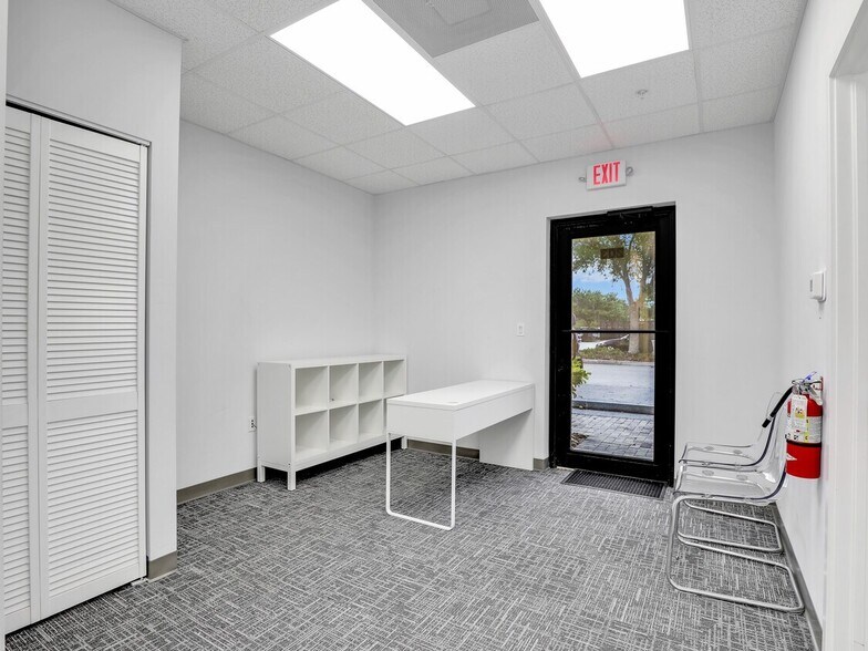 More Photos Of 8801 Business Park Dr, Fort Myers Warehouse For Lease
