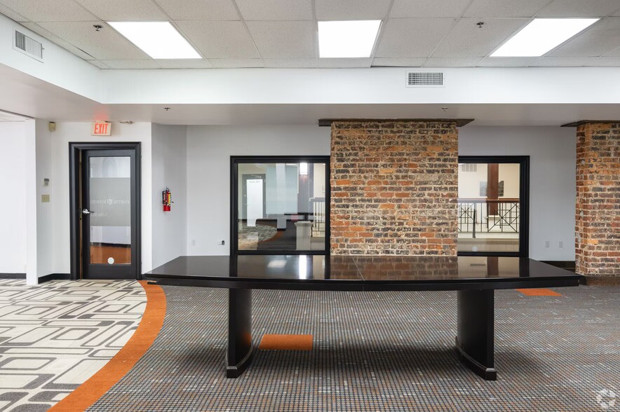 More Photos Of 200 N Main St, Greenville Office Residential For Lease