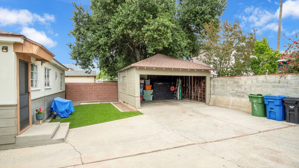 More Photos Of 10346 Oro Vista Ave, Sunland Multifamily For Sale