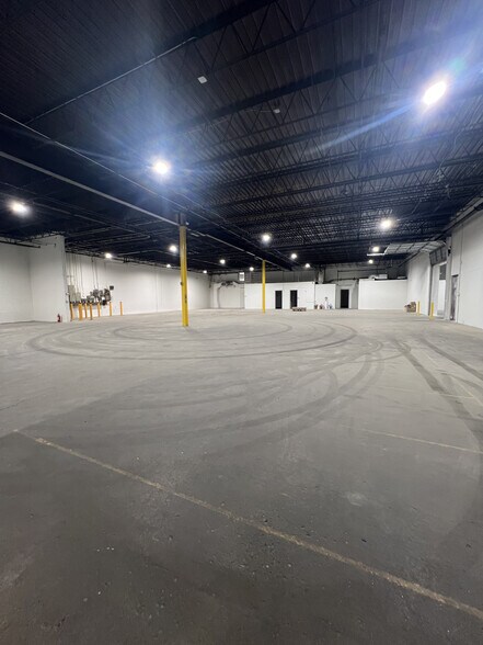 More Photos Of 9130 Grand Ave S, Bloomington Warehouse For Sale