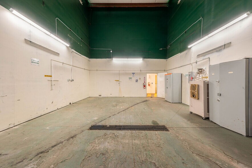 More Photos Of 2948 I-70 Business Loop, Grand Junction Warehouse For Lease