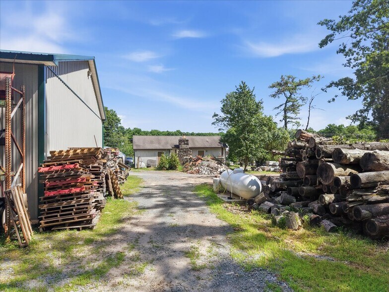 More Photos Of 1399 Purdytown Tpke, Hawley Specialty For Sale