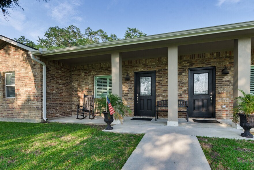 More Photos Of 16610 Mueschke Rd, Cypress Office Residential For Lease