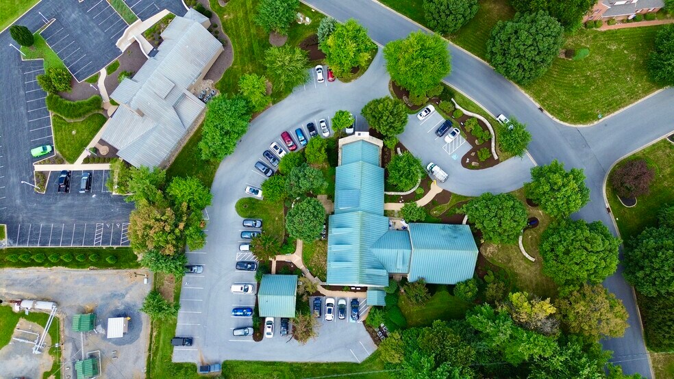 More Photos Of 1910 Harrington Dr, Lancaster Office For Sale