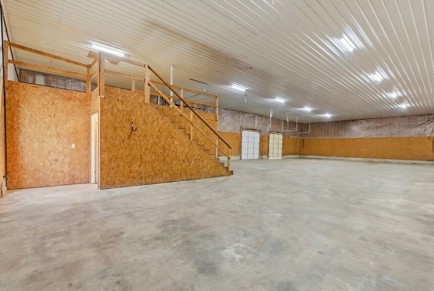 More Photos Of 136 N Prigmor Ave, Joplin Industrial For Sale