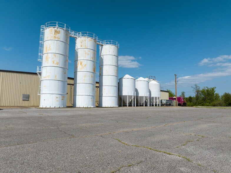 More Photos Of 11200 Wildwood Dr, Olive Branch Industrial For Sale