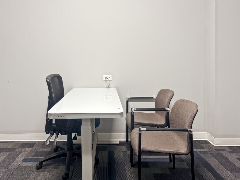 More Photos Of 15631-15653 S 94th Ave, Orland Park Coworking Space