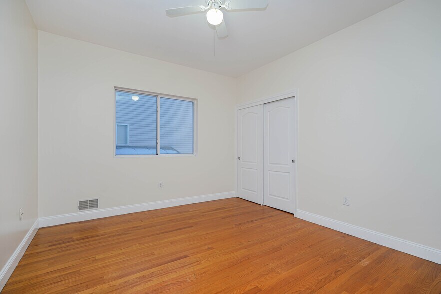 More Photos Of 1330-1332 Rockland Ave, Staten Island Medical For Sale
