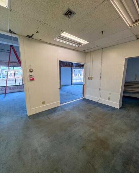 More Photos Of 2002 2nd St SW, Rochester Storefront Retail Office For Sale