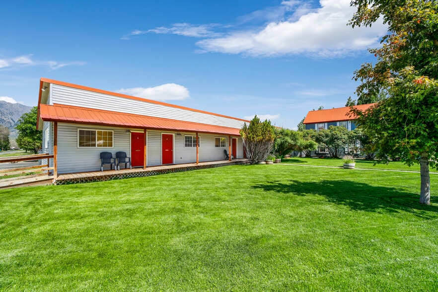 More Photos Of 418 W Spruce St, Mackay Hotel For Sale