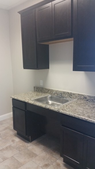 More Photos Of 3900 S Stonebridge Dr, McKinney Medical For Lease