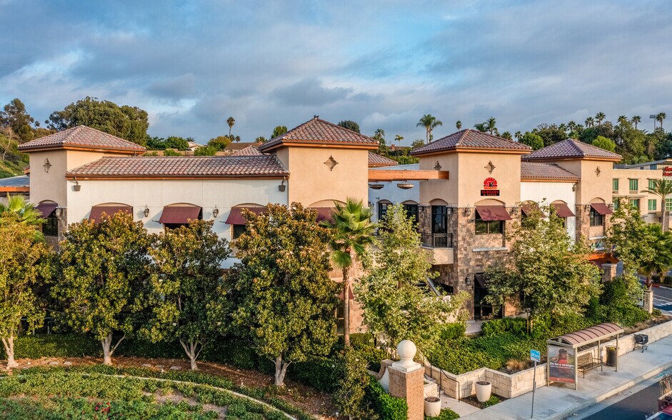 More Photos Of 28662 Marguerite Pkwy, Mission Viejo Freestanding For Lease