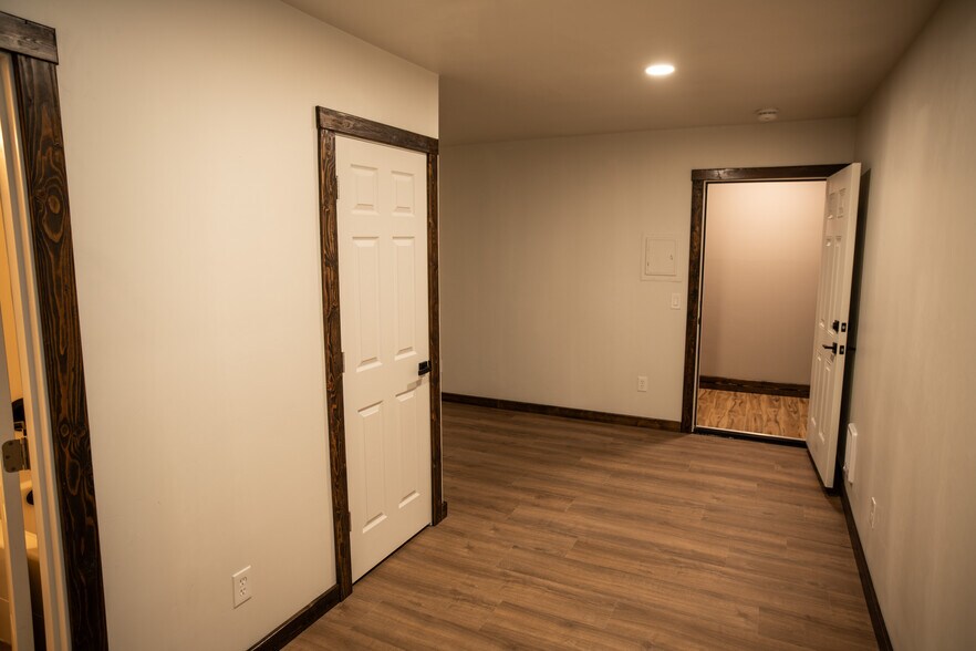 More Photos Of 152 Johnson Ave, Orofino Bar For Sale