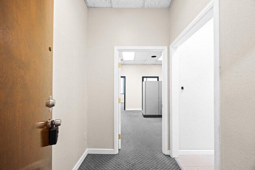 More Photos Of 300 S Garfield Ave, Monterey Park Office For Sale